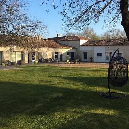 La Fompatoise فندق مبيت وإفطار 3*